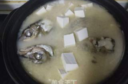 鱼头豆腐的做法和步骤,鲜美汤品，营养满分，烹饪步骤详解
